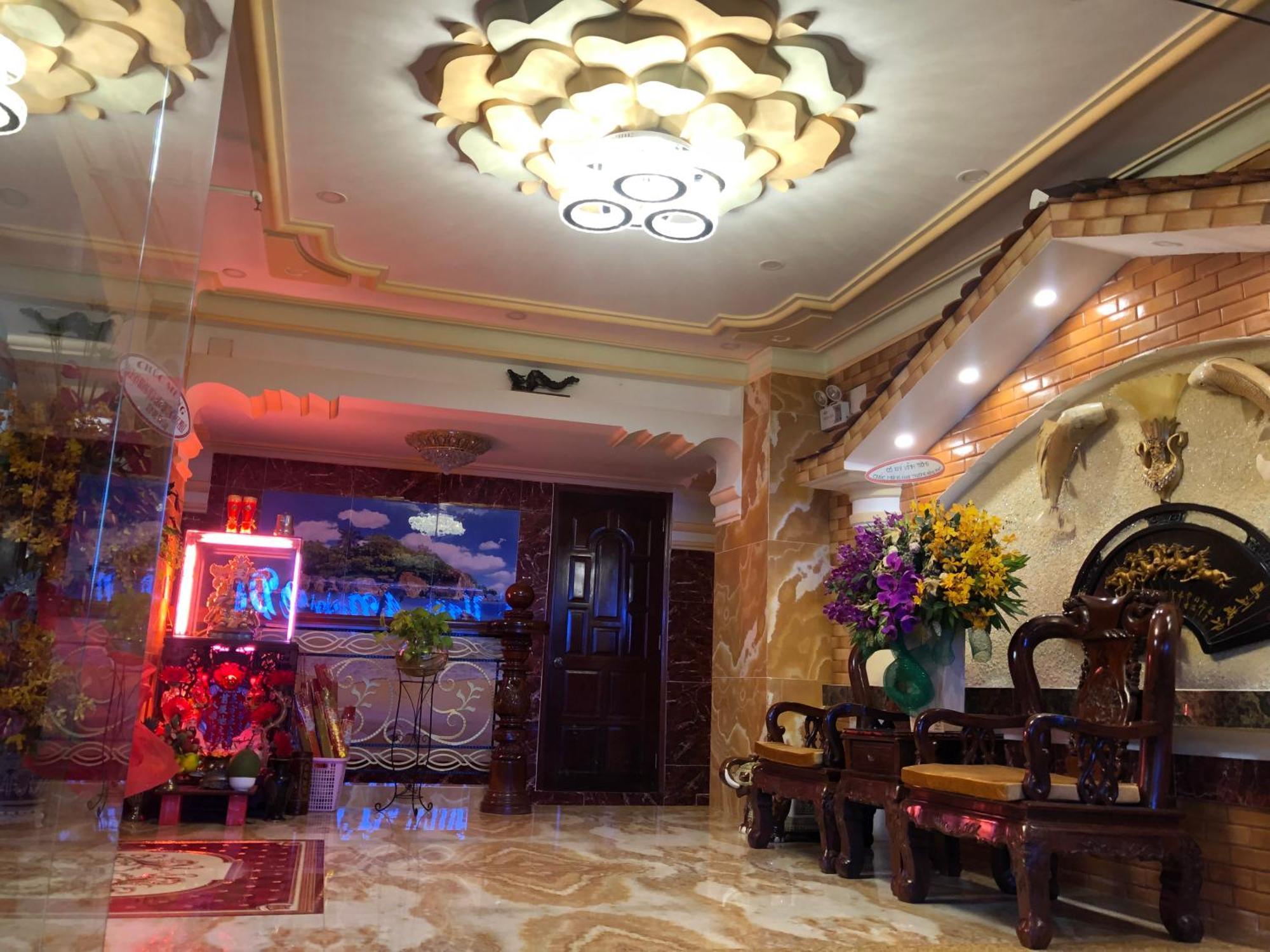 Hoang Quan Hotel Хошимин Екстериор снимка