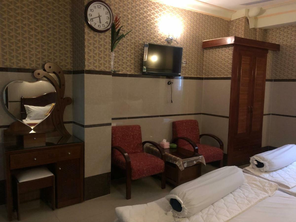 Hoang Quan Hotel Хошимин Екстериор снимка