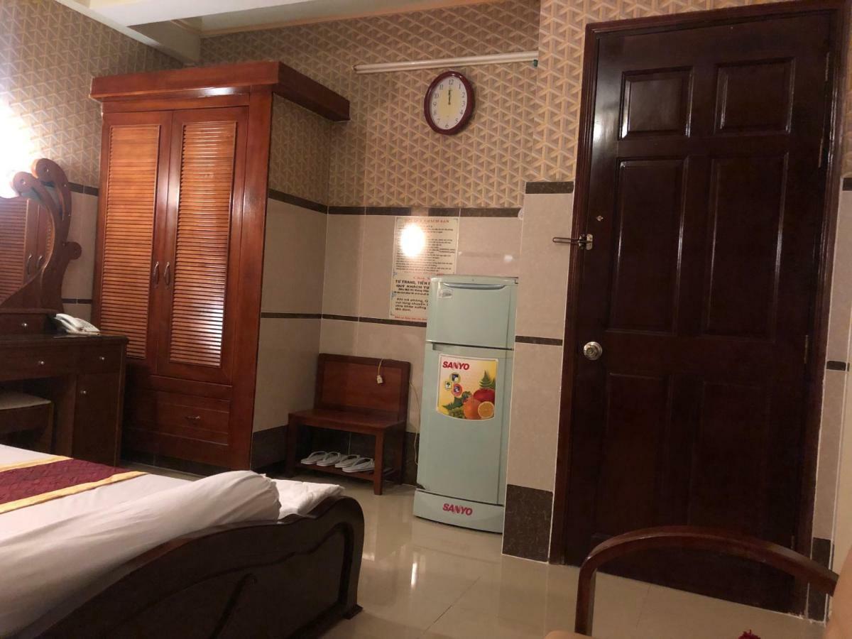 Hoang Quan Hotel Хошимин Екстериор снимка