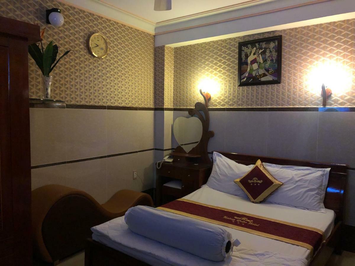 Hoang Quan Hotel Хошимин Екстериор снимка