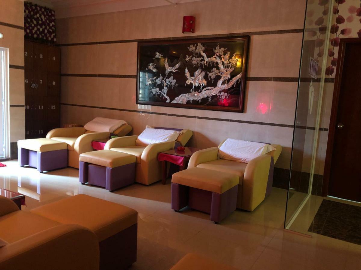 Hoang Quan Hotel Хошимин Екстериор снимка