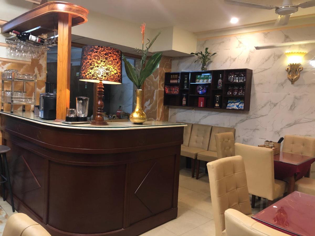 Hoang Quan Hotel Хошимин Екстериор снимка