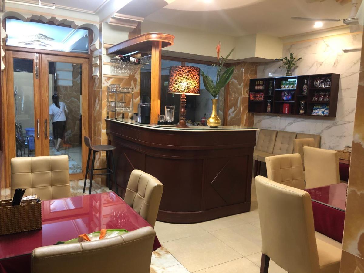 Hoang Quan Hotel Хошимин Екстериор снимка